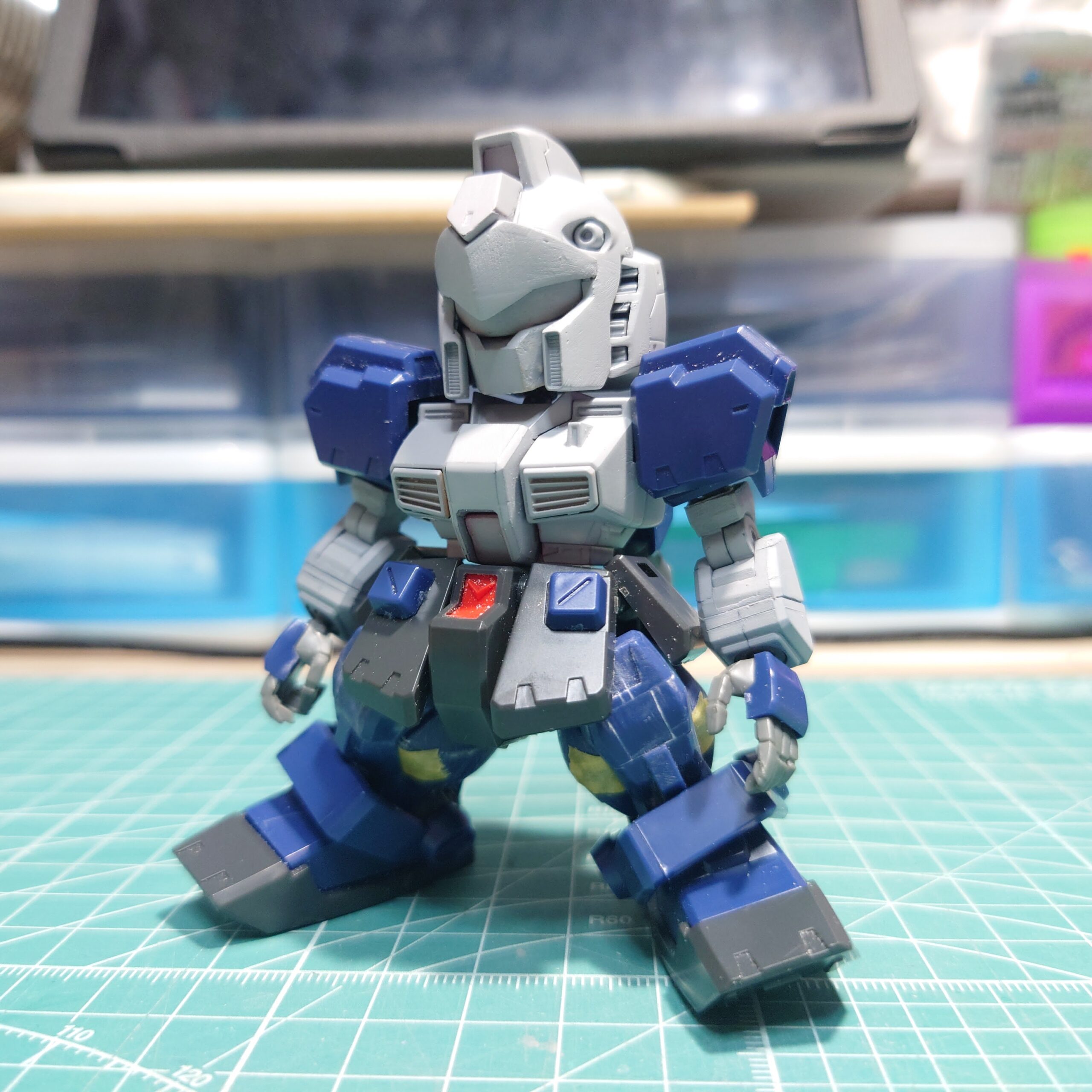 SD ジム・クゥエル 製作中